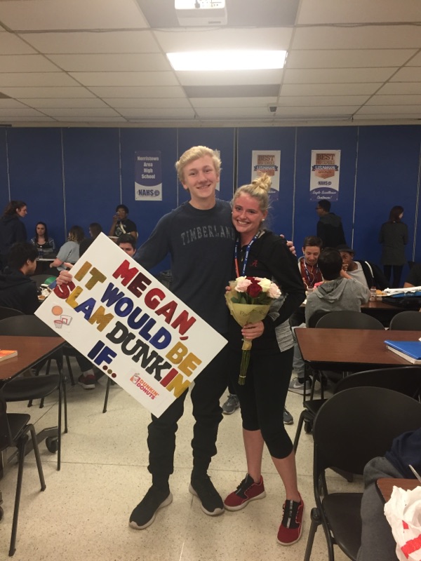 Maggie McQuaid (12th) accepts Dan Walshs (11th) Promposal for Junior Prom.